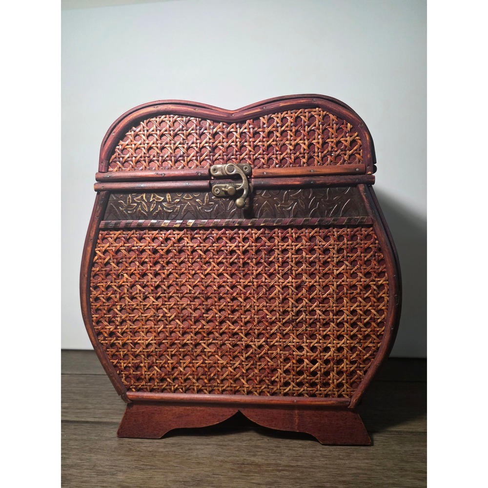 Vintage Woven Rattan Heart Shaped Wooden Treasure Chest Keepsake Box Brown Brass